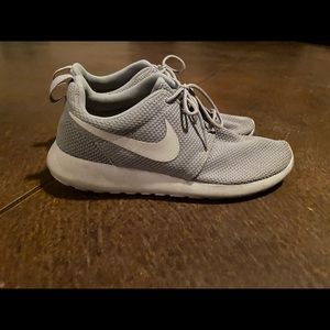 Nike Roshe sneakers size ladies 10